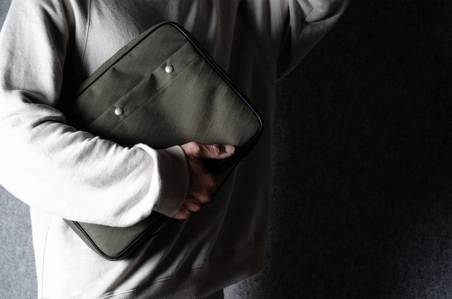 Richtige Laptoptasche. Wald