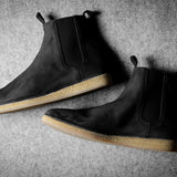 Reiner Chelsea-Stiefel. Staubiges Schwarz