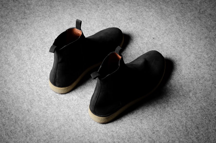 Pure Chelsea Boot . Dusty Black