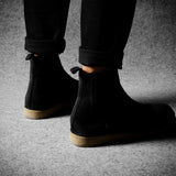 Reiner Chelsea-Stiefel. Staubiges Schwarz