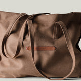 Sac fourre-tout large en laine Signature. Cacao