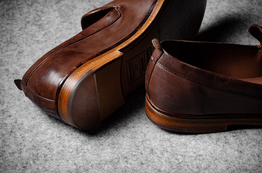 Venetian Loafer . Chestnut
