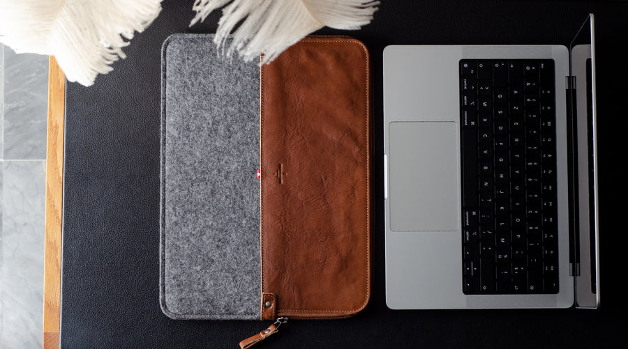 50/50 MacBook Pro Sleeve . Classic