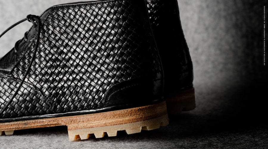 Chukka Boots . Black Woven