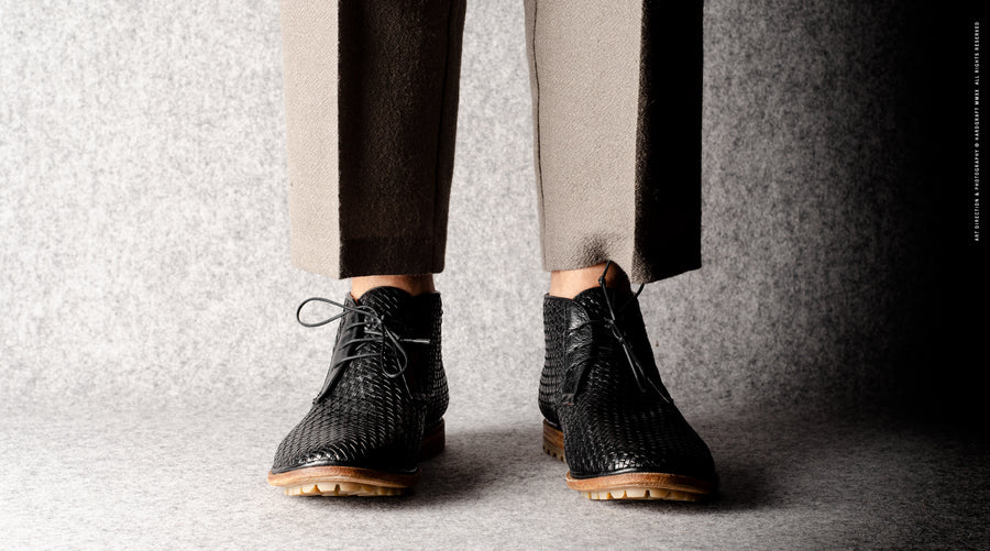 Chukka Boots . Black Woven