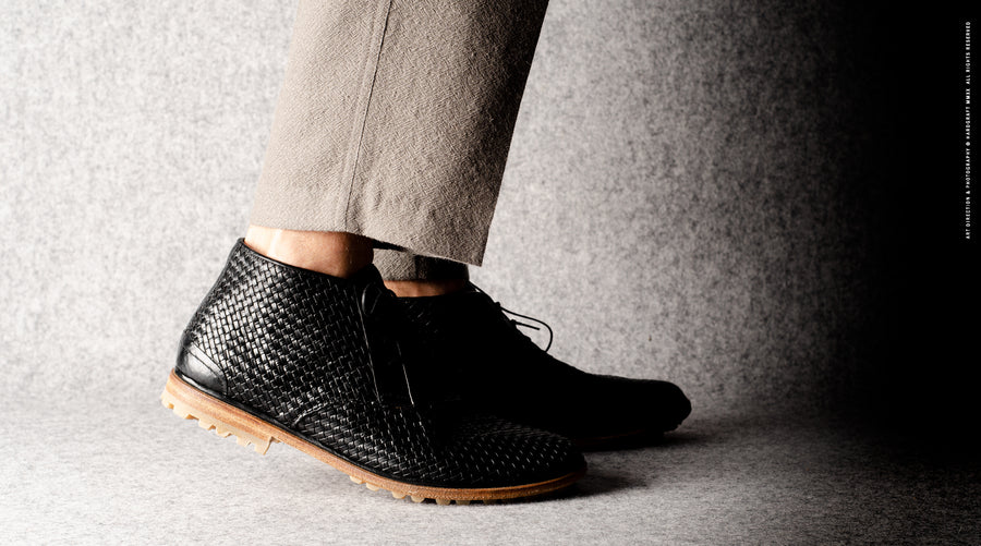 Chukka Boots . Black Woven