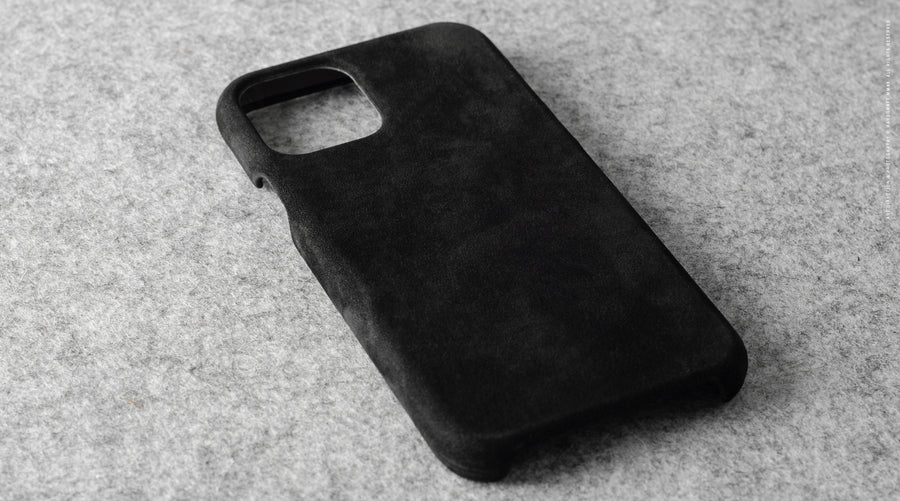 Dusty iPhone Cover . Black