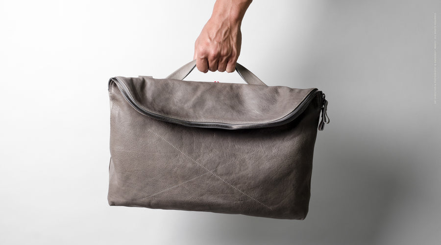 Laidback Messenger . Off Grey