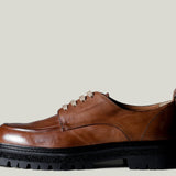 Alpine Derby-Schuhe. Kastanie