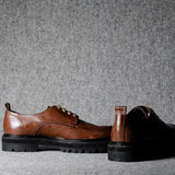 Alpine Derby-Schuhe. Kastanie