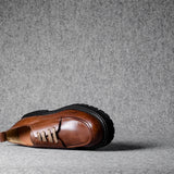 Alpine Derby-Schuhe. Kastanie