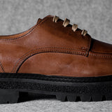 Alpine Derby-Schuhe. Kastanie