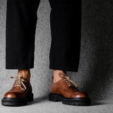 Alpine Derby-Schuhe. Kastanie
