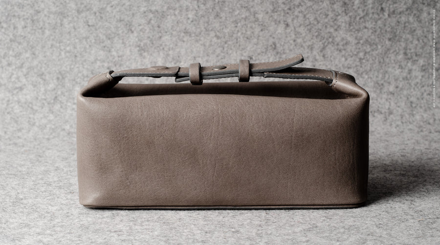 Belted Dopp Kit . Off Grey