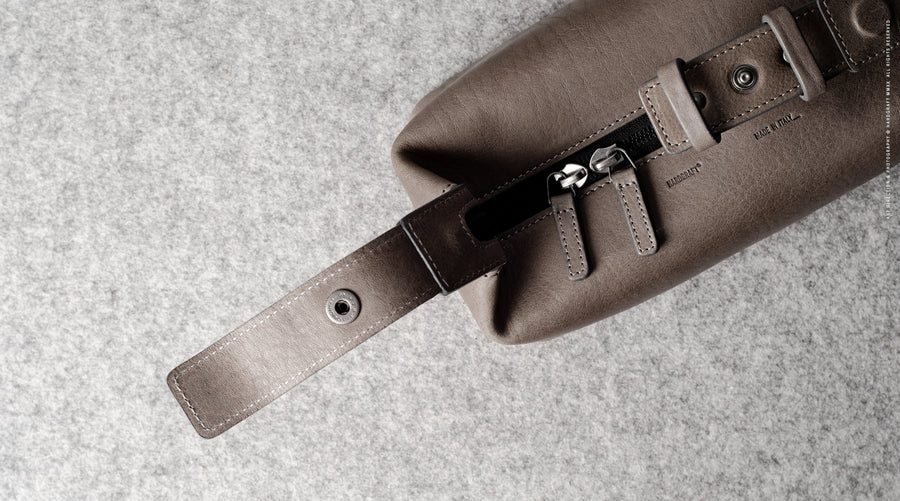 Belted Dopp Kit . Off Grey