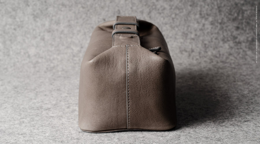 Belted Dopp Kit . Off Grey