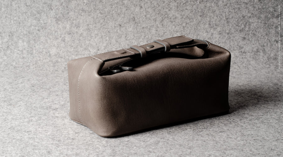 Belted Dopp Kit . Off Grey