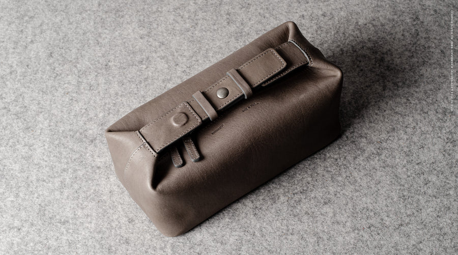 Belted Dopp Kit . Off Grey