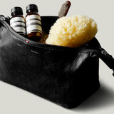 Trousse de toilette avec ceinture. Charbon