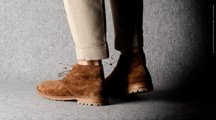 Chukka Boots . Chestnut Suede