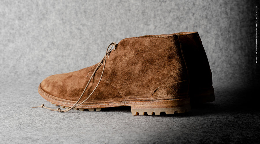 Chukka-Stiefel. Kastanienbraunes Wildleder