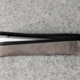 Fat Stick Federmäppchen. Aus Grau