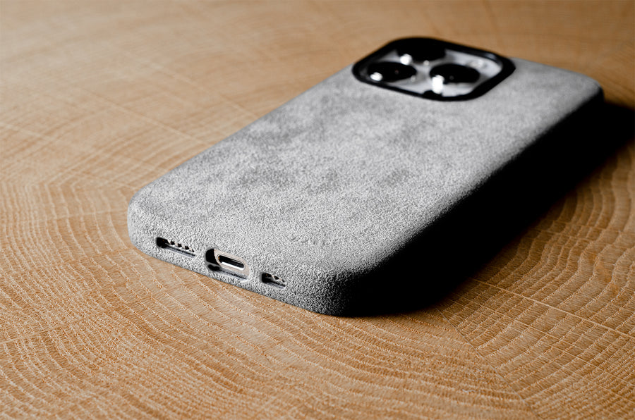 Fuzzy iPhone 14 Pro/Pro Max Cover . Raw Concrete