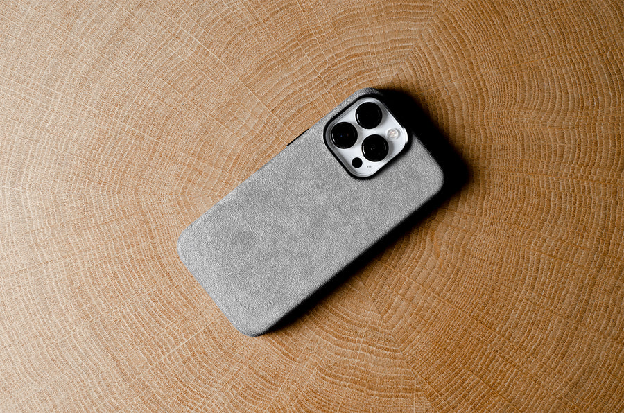 Fuzzy iPhone 14 Pro/Pro Max Cover . Raw Concrete