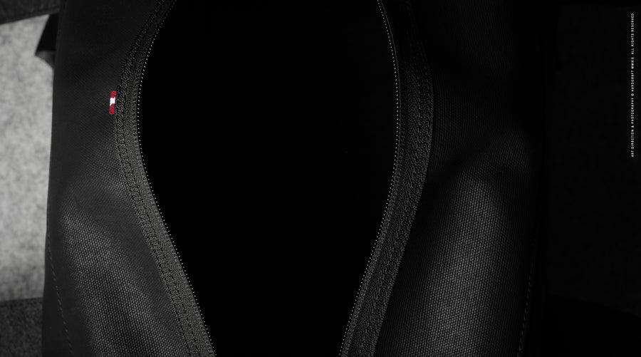 Game Gym Bag . Black Coated