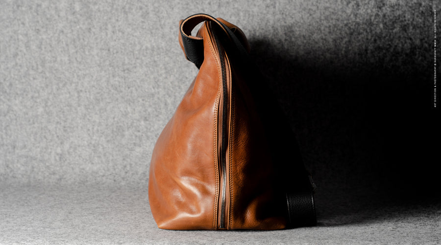 Offhand Shoulder Bag . Classic