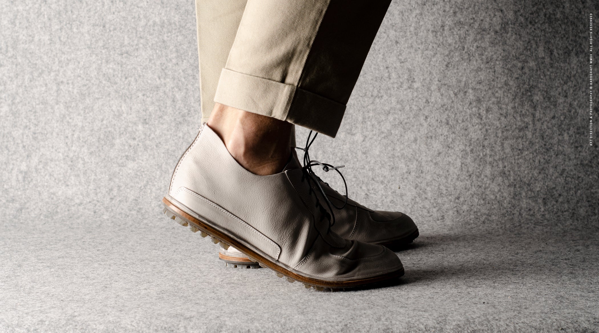 https://www.hardgraft.com/cdn/shop/products/pureleatherdirty-01.jpg?v=1585219566&width=3000