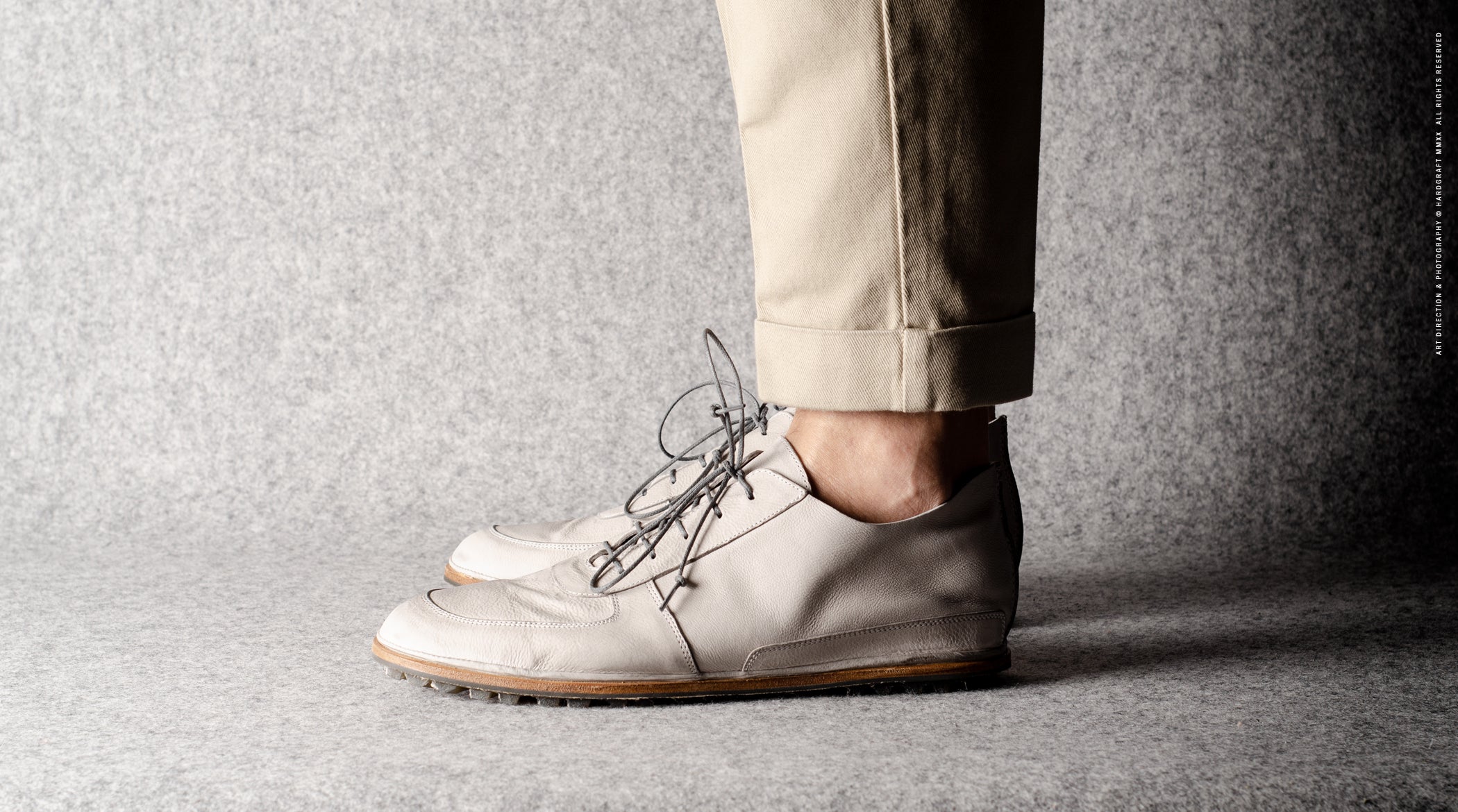 https://www.hardgraft.com/cdn/shop/products/pureleatherdirty-05.jpg?v=1585316011&width=3000