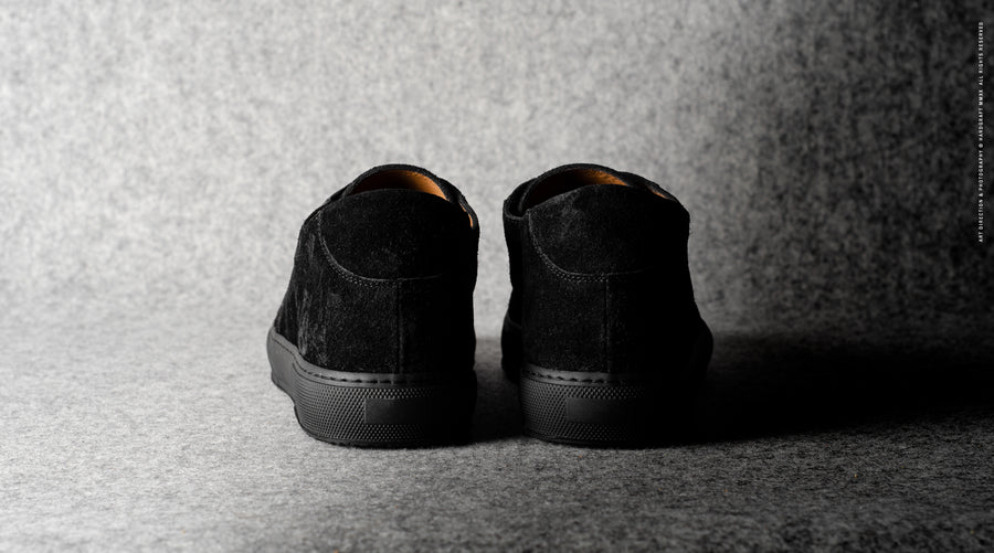 Low Top Sneaker . Black Suede