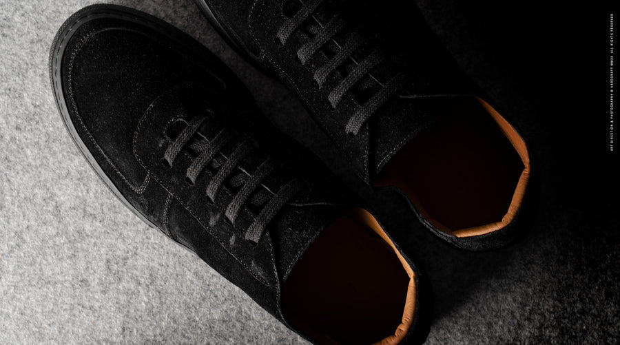 Low Top Sneaker . Black Suede